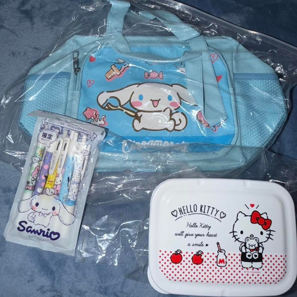 Sanrio Cinnamoroll blue backpack with lunchbox and pen set